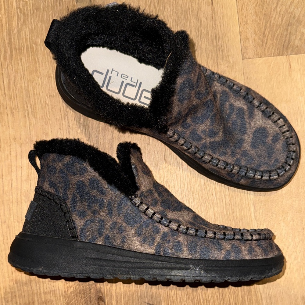 Hey Dude Denny Women's Leopard-Print Slip-On Slippers Brown Black size 8